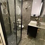 Cosy 8e Champs Elysees Miromesnil *